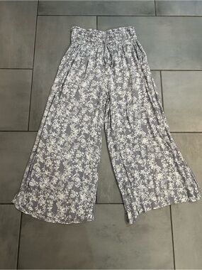 SoundStyle New York Los Angeles High Rise Floral Pants